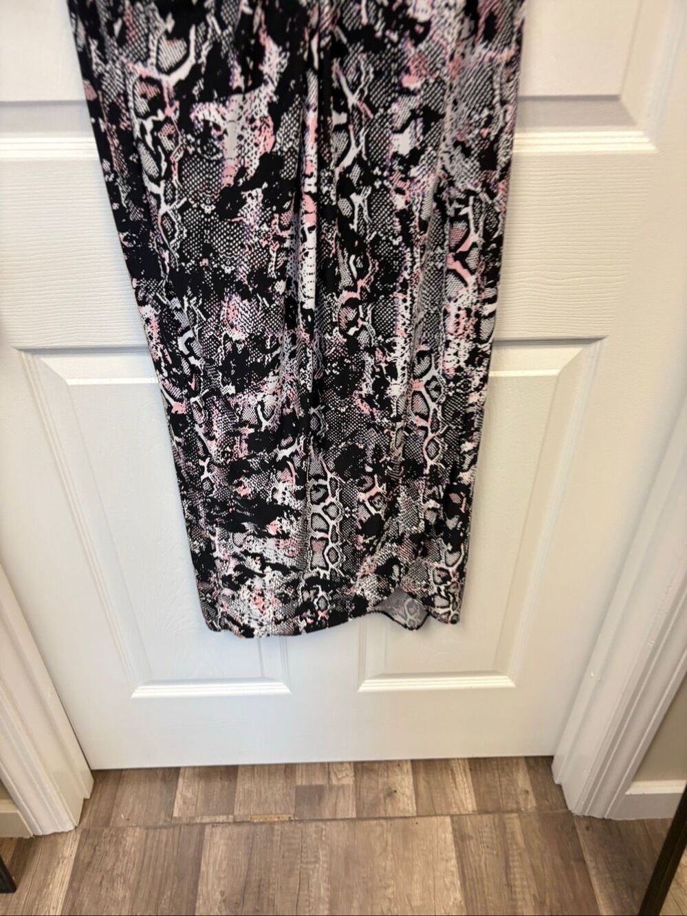 Snakeskin Patterned Maxi Dress - Picture 3 of 9